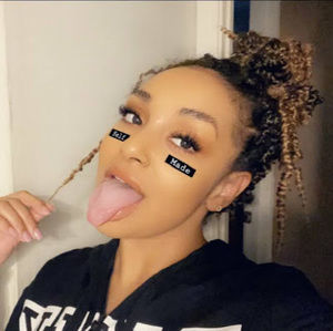 Meet your Posher, Lola